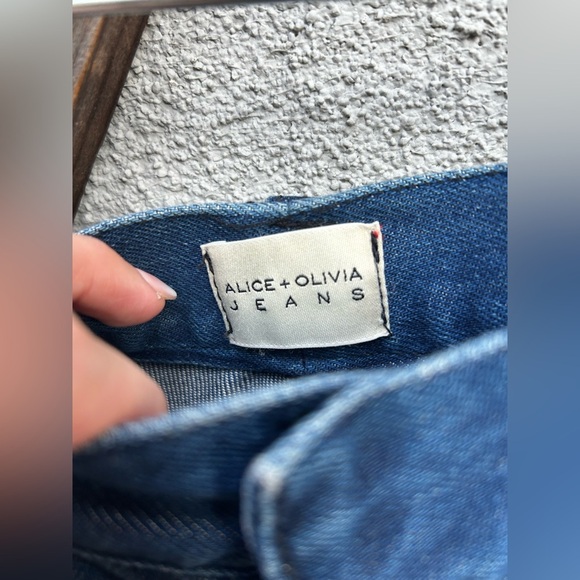 Alice + Olivia CAY BAGGY DENIM CARGO in Love Train - Picture 5 of 11